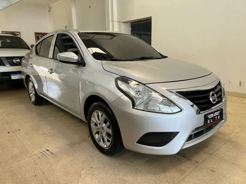 Nissan Versa 1.0 12V S (Flex)