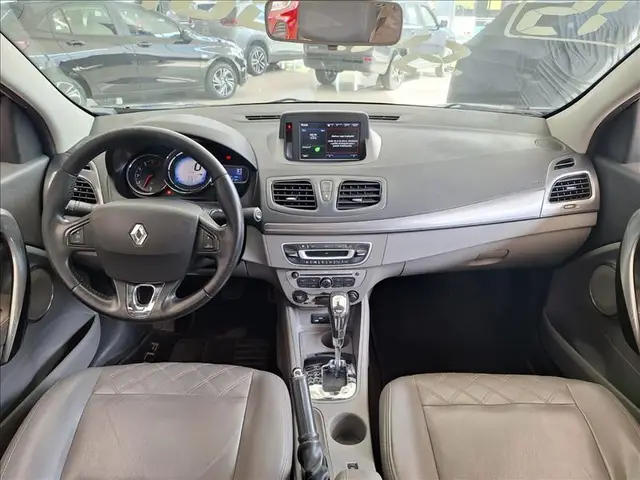 Carro Renault Fluence 2015 2.0 16V Privilege X-Tronic (Flex)