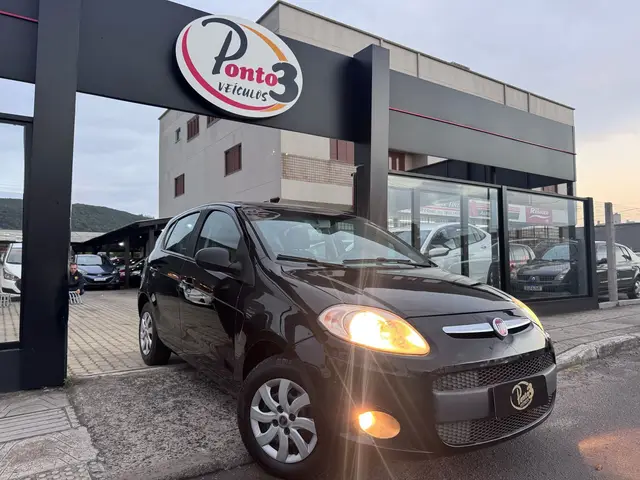 Carro Fiat Palio 2013 Attractive 1.4 8V (Flex)