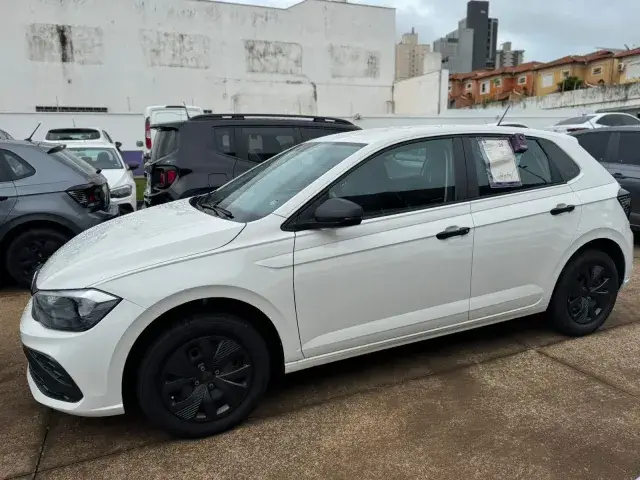 Carro Volkswagen Polo 2024 Track 1.0 Flex 12V 5p