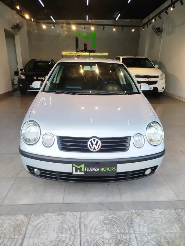 Carro Volkswagen Polo Sedan 2005 1.6 8V (Flex)