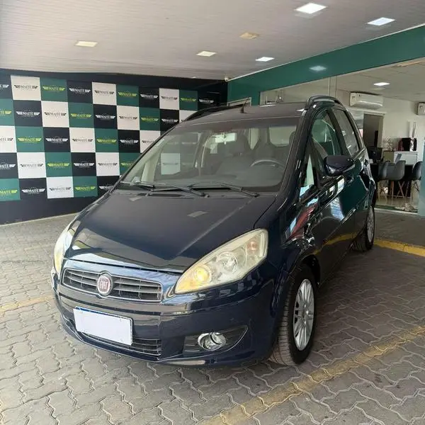 Carro Fiat Idea 2012 Attractive 1.4 8V (Flex)