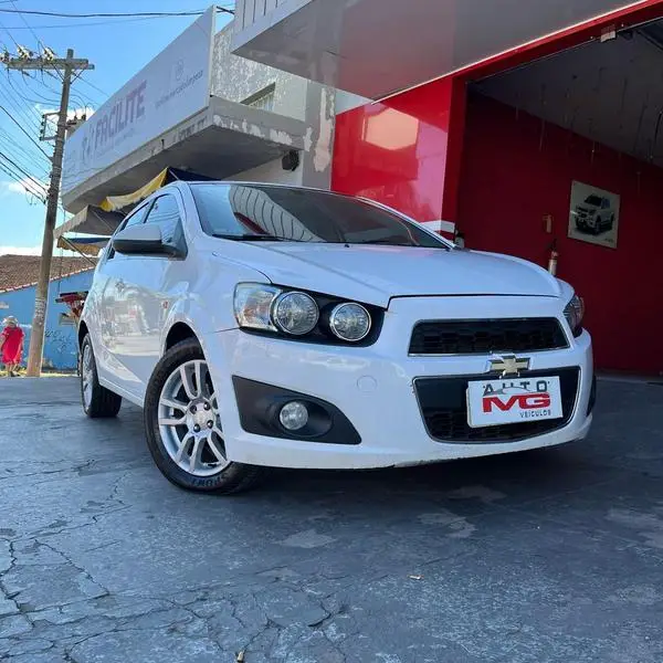Carro Chevrolet Sonic 2013 Hatch LTZ 1.6 (Aut)