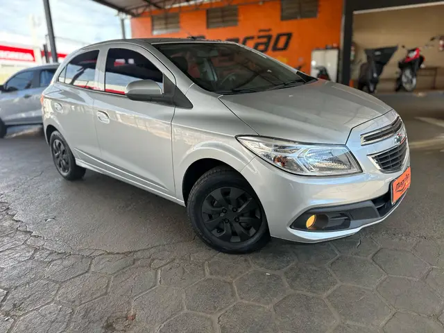 Carro Chevrolet Onix 2014 1.0 LT SPE/4
