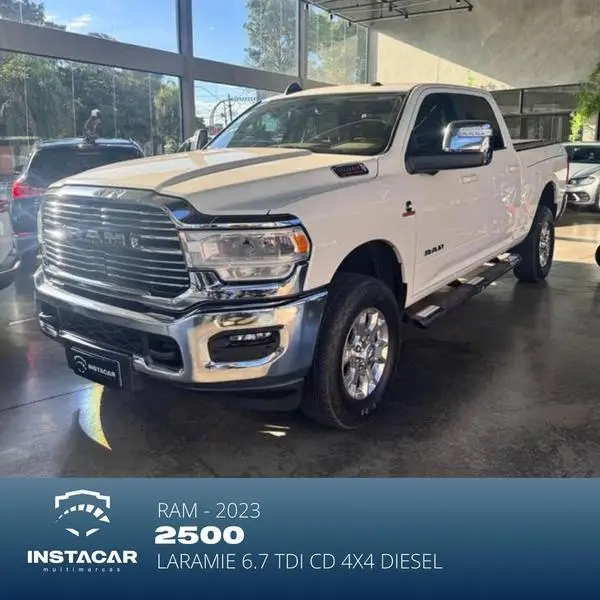 Carro RAM 2500 2023 Laramie 6.7 4X4