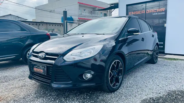 Carro Ford Focus Hatch 2015 Titanium Plus 2.0 16V PowerShift