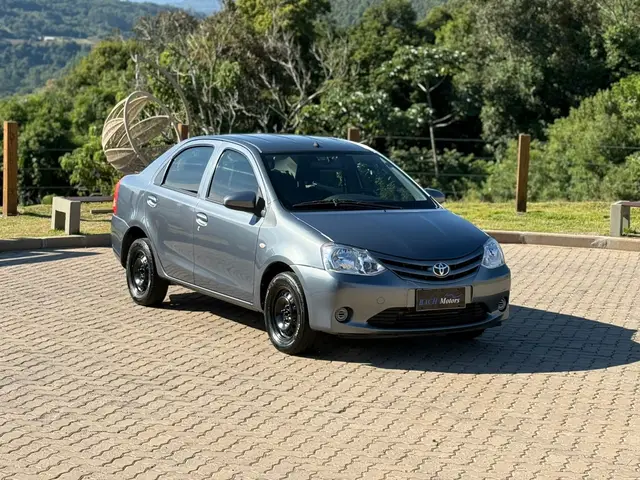 Carro Toyota Etios Sedan 2014 XS 1.5 (Flex)