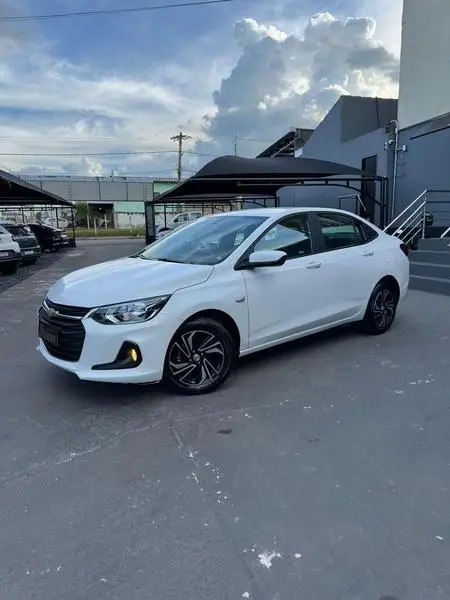 Chevrolet Onix Plus LT 1.0
