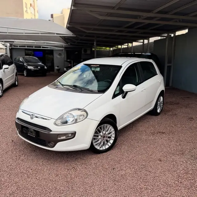 Carro Fiat Punto 2013 Essence 1.6 16V (Flex)