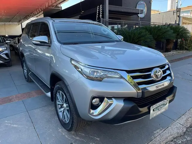 Carro Toyota SW4 2017 2.8 TDI SRX 7L 4x4 (Aut)