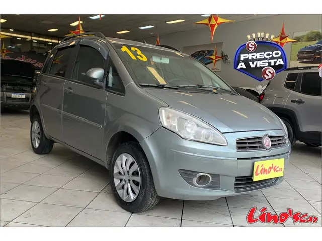 Carro Fiat Idea 2013 Attractive 1.4 8V (Flex)