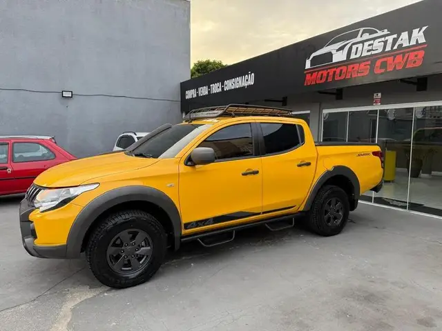Carro Mitsubishi L200 Triton Outdoor 2023 Savana 2.4 Turbo 4X4 (Aut)