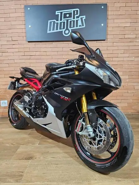 Carro Triumph Daytona 2016 675R (ABS)