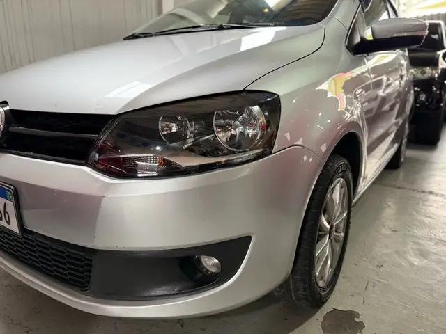 Carro Volkswagen Fox 2014 1.6 VHT Rock in Rio (Flex)