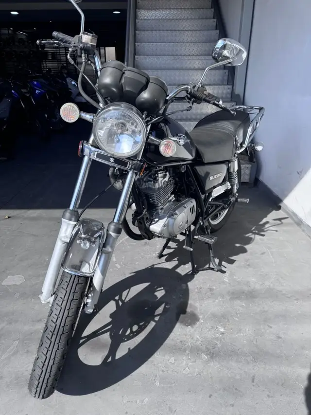 Carro Suzuki Intruder 2013 125