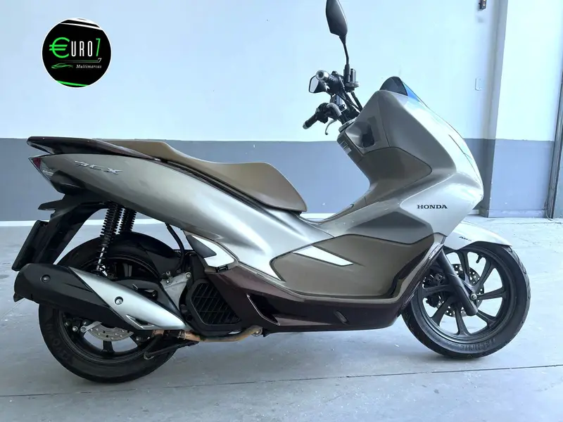 Honda PCX 150 DLX