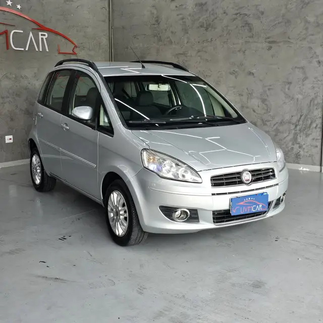 Carro Fiat Idea 2012 Attractive 1.4 8V (Flex)