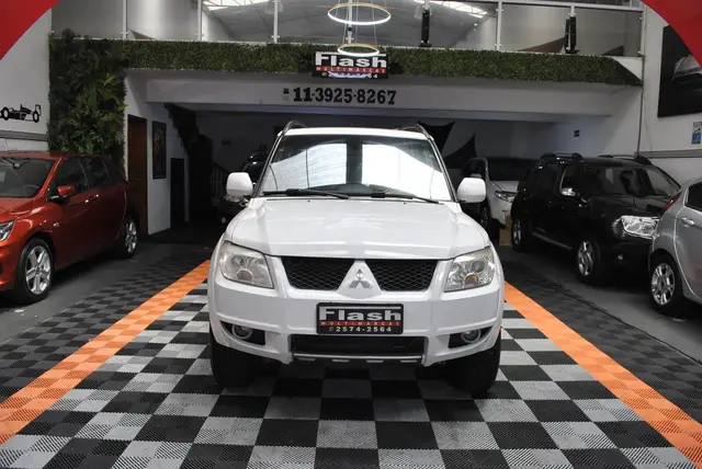 Carro Mitsubishi Pajero TR4 2014 2.0 16V 4X4 (Flex) (Aut)