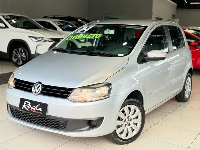 Carro Volkswagen Fox 2014 1.0 TEC (Flex) 4p