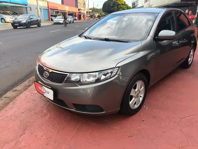Carro Kia Cerato 2011 EX 1.6 16V 6vel
