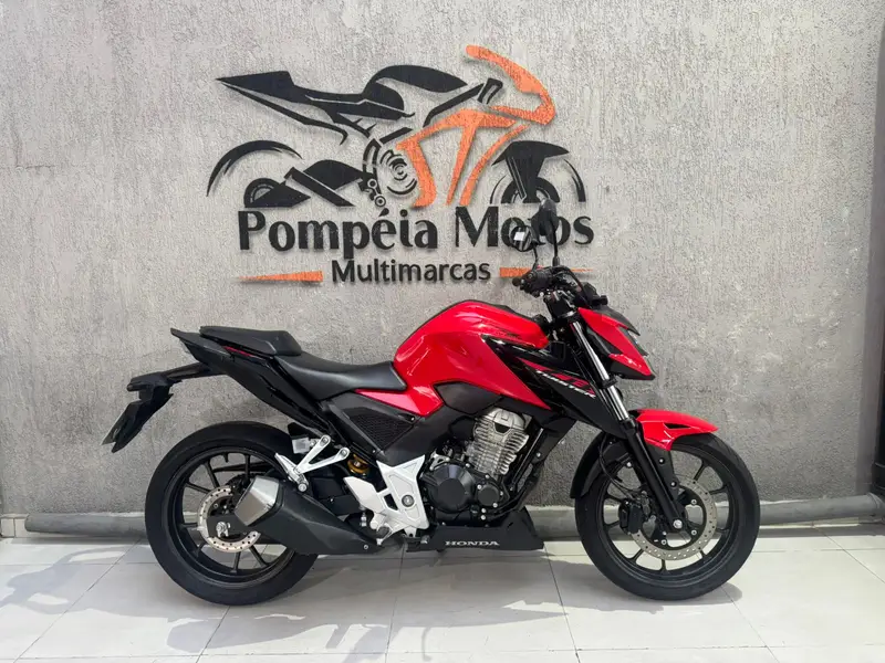 Honda CB 300F Twister Standard