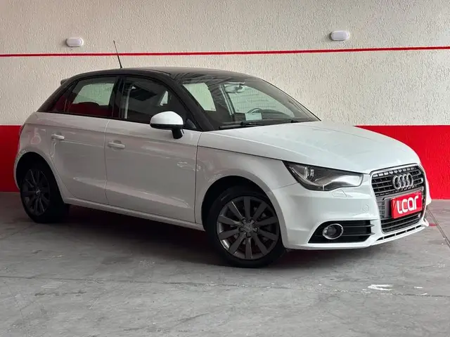 Carro Audi A1 2013 1.4 TFSI Attraction S Tronic