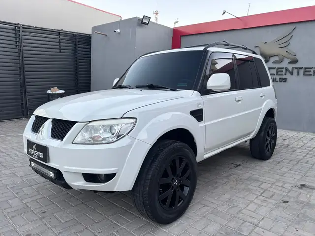 Carro Mitsubishi Pajero TR4 2015 2.0 16V 4x2 (Flex)