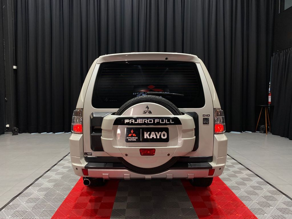 Pajero Full 3.2 DI-D 3D HPE 4WD