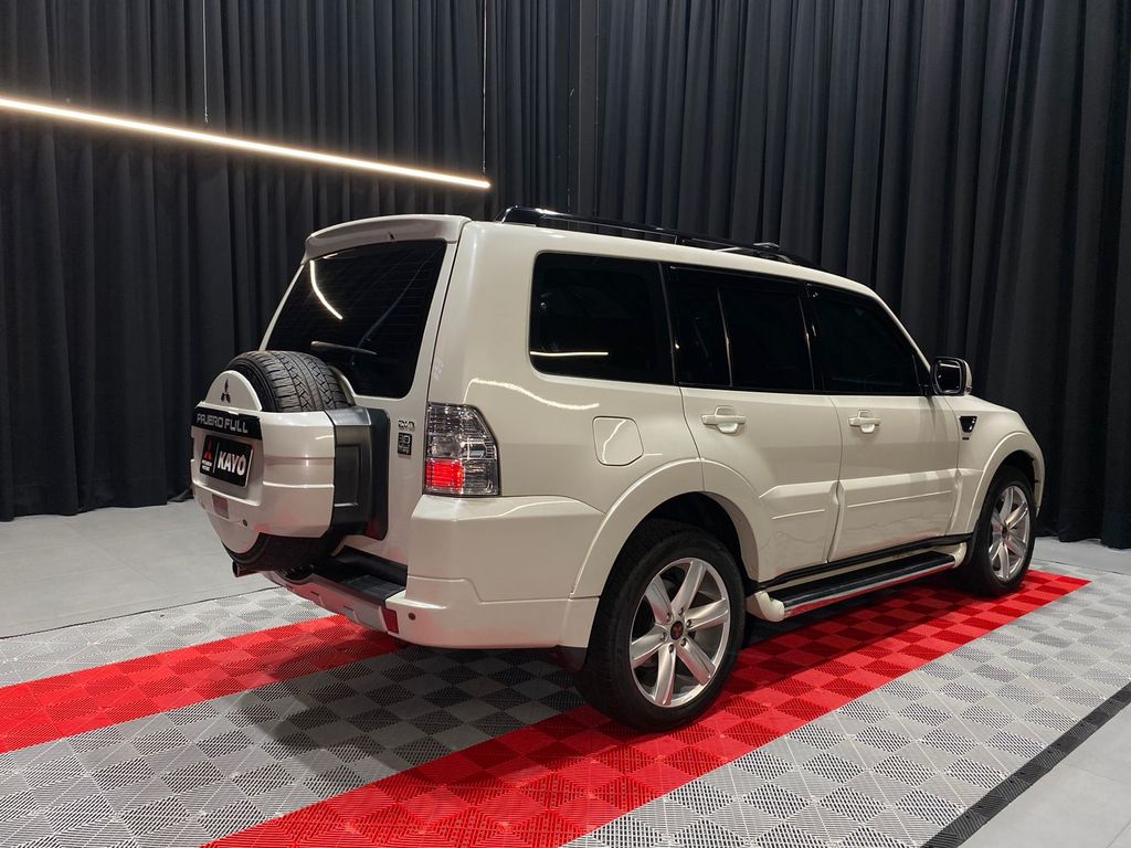 Pajero Full 3.2 DI-D 3D HPE 4WD