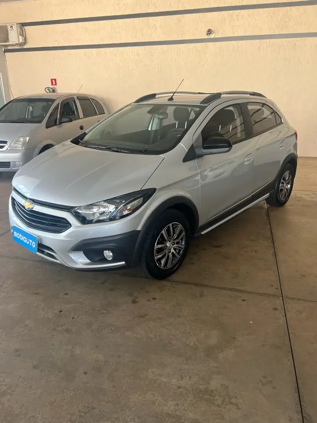Carro Chevrolet Onix 2018 1.4 Activ SPE/4 (Aut)