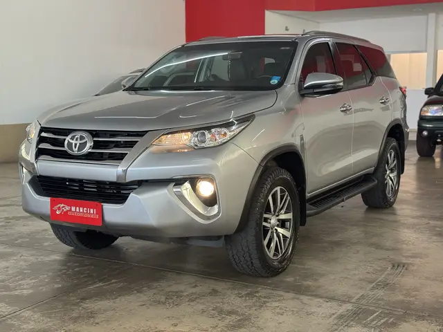 Carro Toyota SW4 2018 2.7 SRV 7L 4x2 (Aut) (Flex)