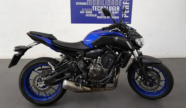 Carro Yamaha MT-07 2024 ABS