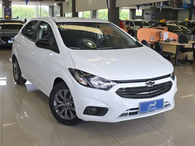 Carro Chevrolet Onix Plus 2021 1.0 LT (Flex)