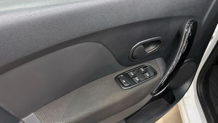Logan Zen 1.0 12V SCe (Flex)