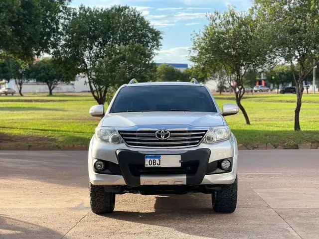 Carro Toyota Hilux SW4 2013 SR 2.7 4X2 (Aut)