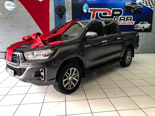 Carro Toyota Hilux Cabine Dupla 2020 Hilux 2.8 TDI SRV CD 4x4 (Aut)