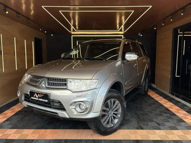Carro Mitsubishi Pajero Dakar 2016 3.2 HPE 4WD (Aut)