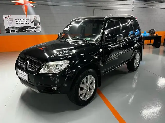Carro Mitsubishi Pajero TR4 2012 2.0 16V 4x2 (Flex)