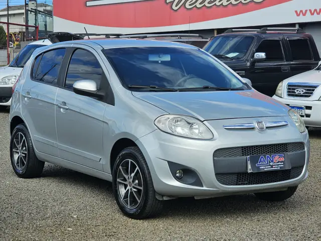 Carro Fiat Palio 2013 Attractive 1.4 8V (Flex)