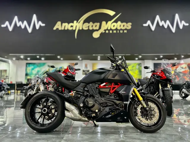 Carro Ducati Diavel 2020 1260S