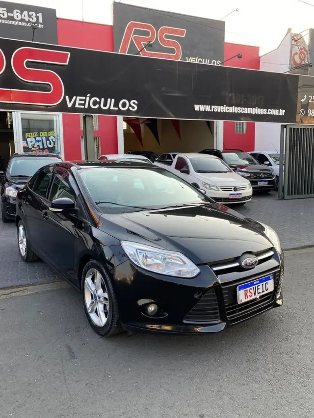 Carro Ford Focus Hatch 2014 SE Plus 2.0 16V PowerShift