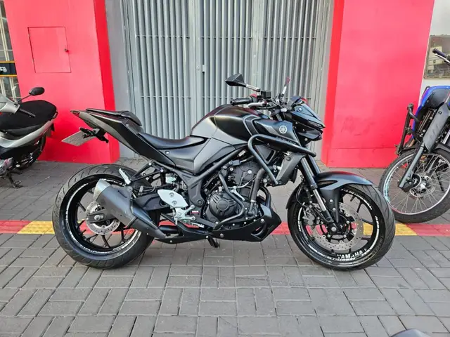 Carro Yamaha MT-03 2022 STD