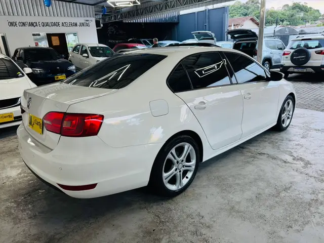 Carro Volkswagen Jetta 2014 2.0 Comfortline Tiptronic (Flex)