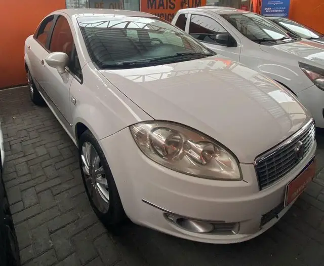 Carro Fiat Linea 2012 Absolute 1.8 16V Dualogic (Flex)