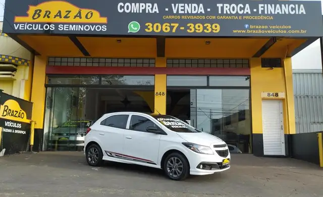 Carro Chevrolet Onix 2015 1.4 Effect SPE/4