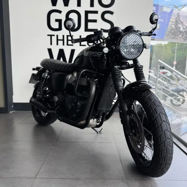 Carro Triumph Bonneville T120 2023 Black