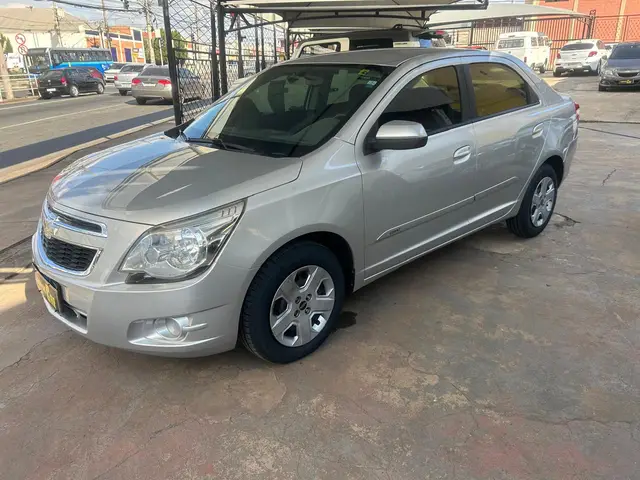 Carro Chevrolet Cobalt 2015 LT 1.4 8V (Flex)