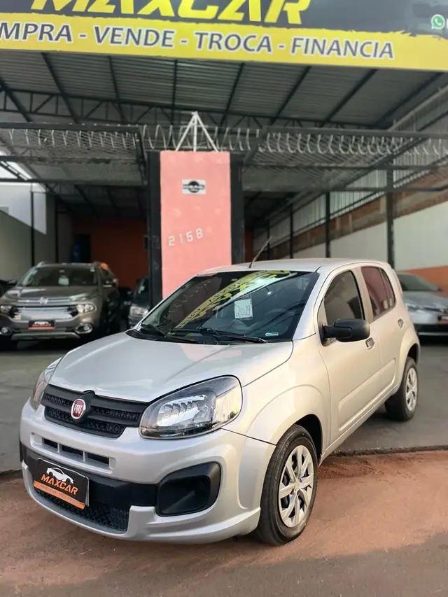 Carro Fiat Uno 2019 Attractive 1.0 8V (Flex) 4p