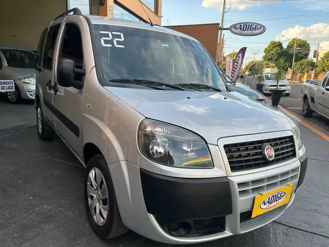 Carro Fiat Doblò 2020 Essence 1.8 16V (Flex)