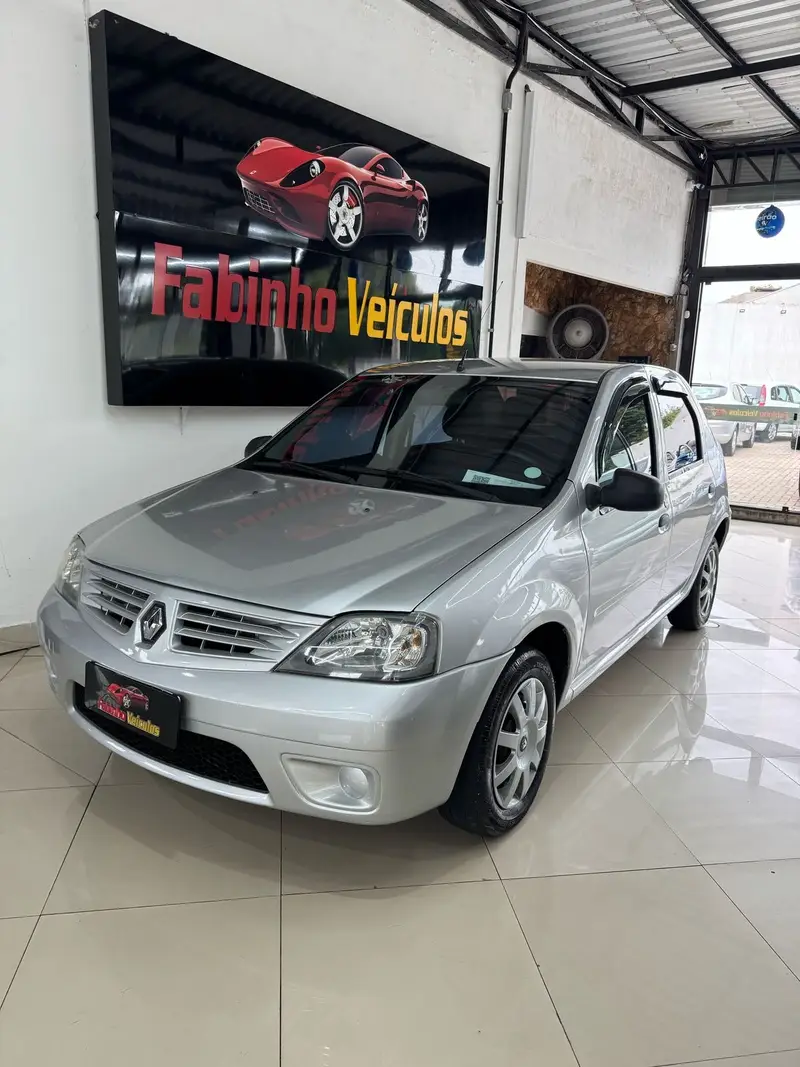 Renault Logan Authentique 1.0 16V (flex)